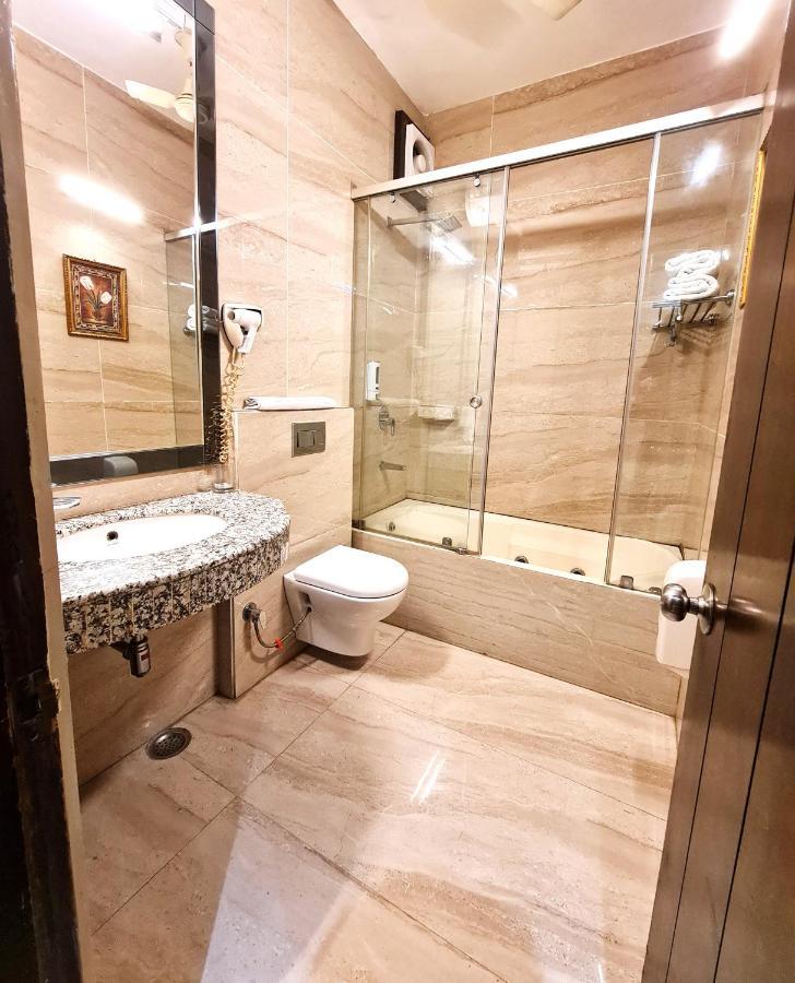 Hotel Royal Castle Grand Нью-Делі Екстер'єр фото