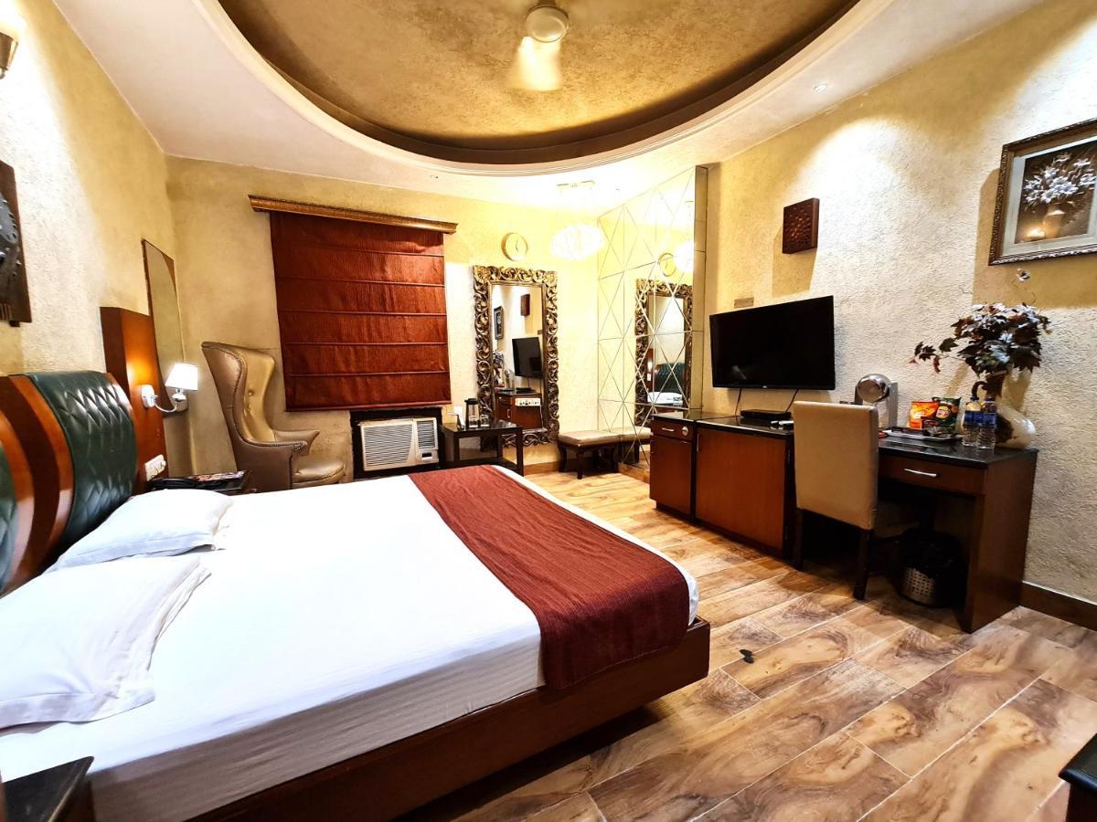 Hotel Royal Castle Grand Нью-Делі Екстер'єр фото